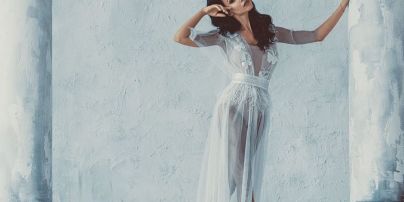 У прозорій сукні з пір'ям і на пуантах: Катерина Кухар продемонструвала ніжний образ