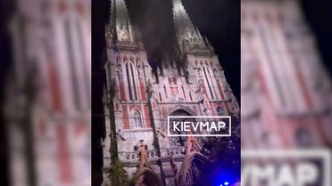 В Киеве горит костел Святого Николая