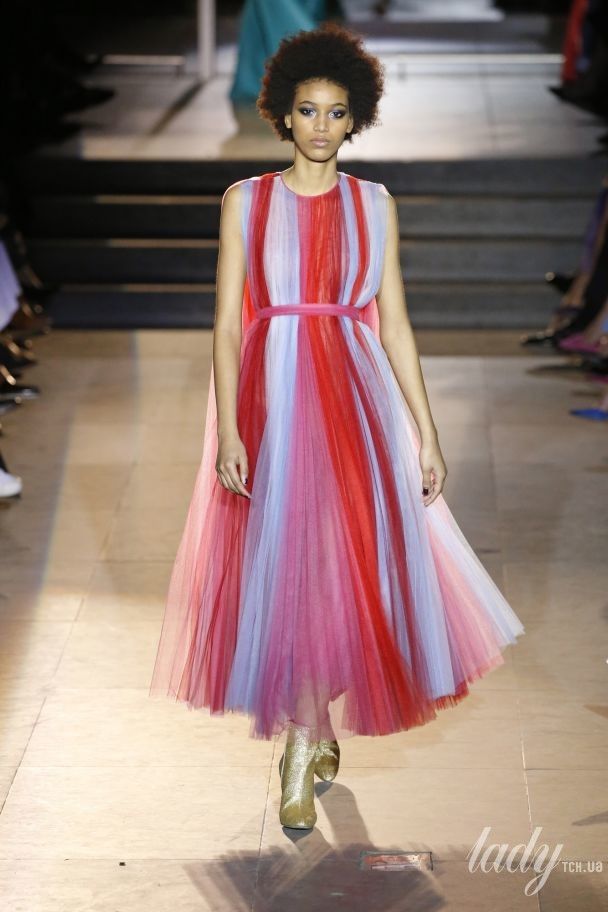 Колекція Carolina Herrera прет-а-порте сезону осінь-зима 2018-2019 / © East News