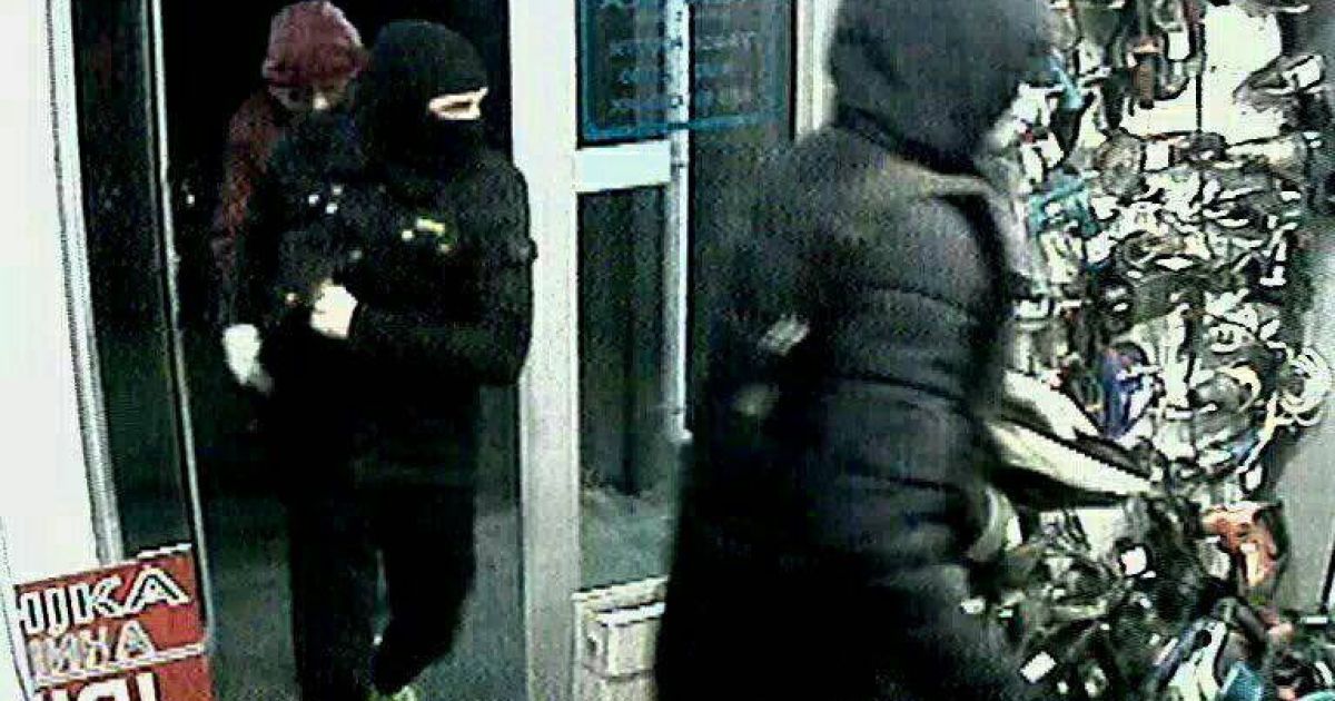 у Києві розбійники обікрали комісійний магазин_1 / © Facebook/Оксана Блищик