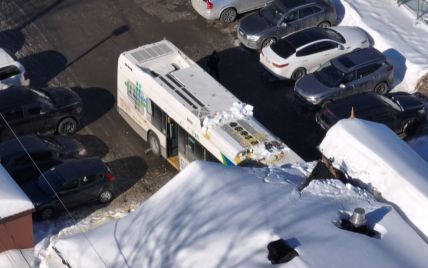 В Канаде автобус врезался в здание детсада: двое детей погибли, шестеро — ранены