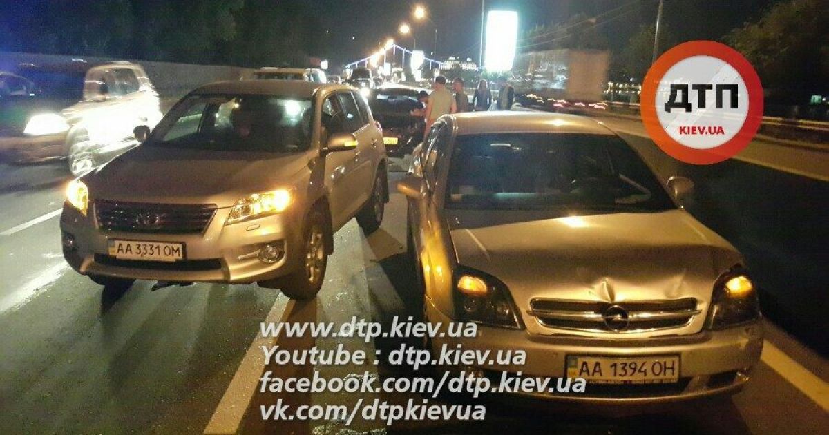 ДТП у Києві на Набережній_4 / © dtp.kiev.ua