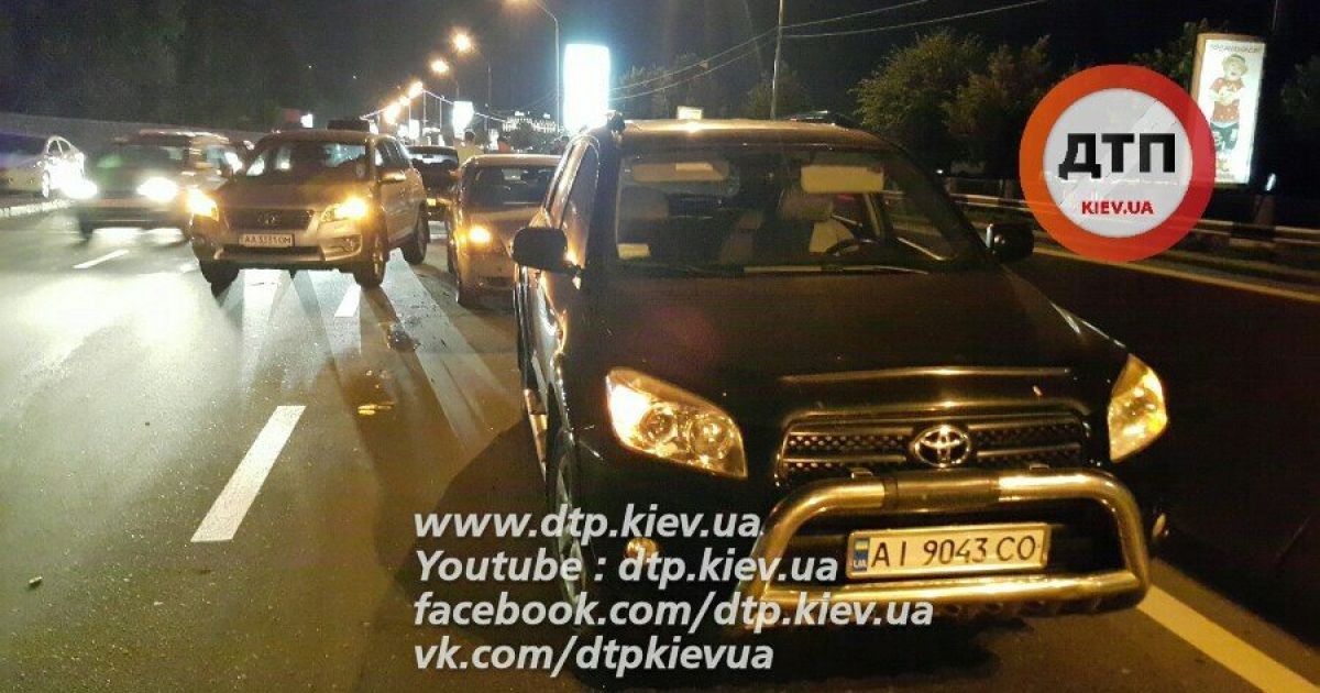 ДТП у Києві на Набережній_1 / © dtp.kiev.ua