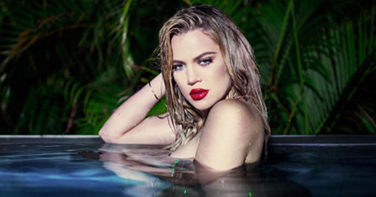 Кардашян показала новые фото с пикантного фотосета