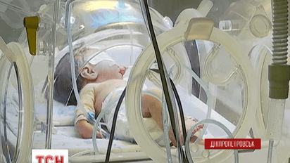 У Дніпропетровську жінка викинула дитину у вікно
