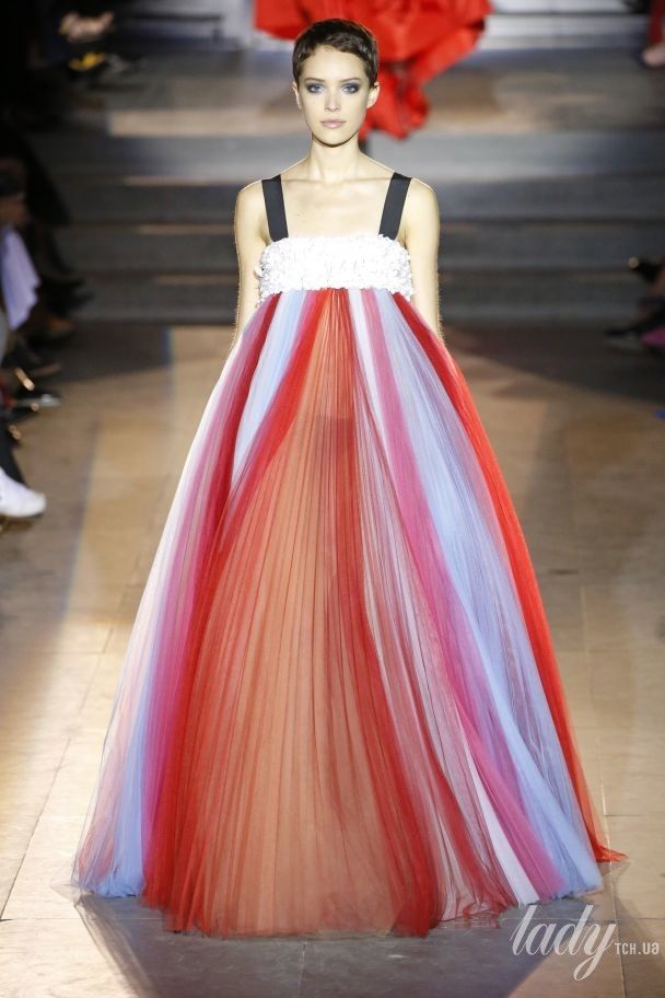 Колекція Carolina Herrera прет-а-порте сезону осінь-зима 2018-2019 / © East News
