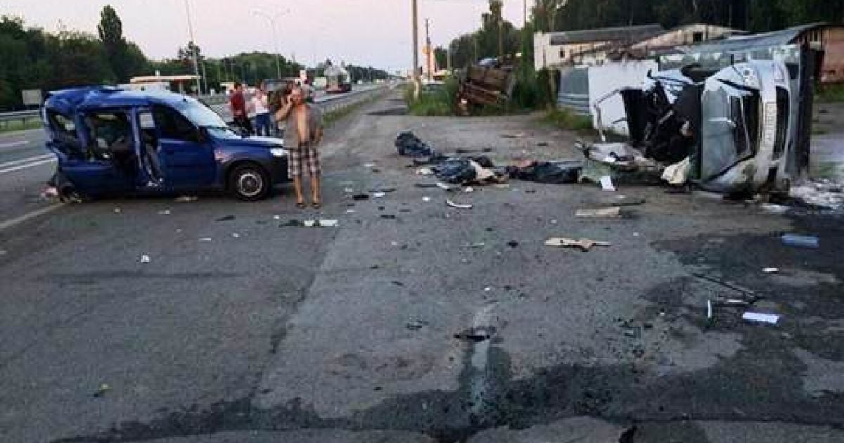 Под Киевом произошло смертельное ДТП: погибли три человека