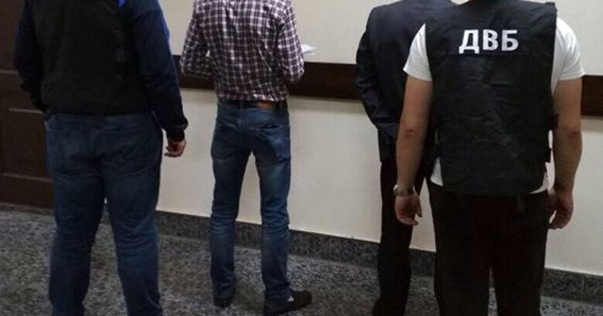 поліцейський наркота_3 / © Національна поліція України