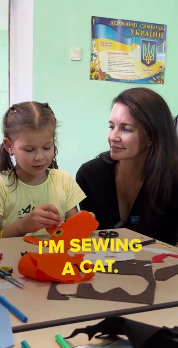 Кристин Дэвис с Машей из Николаева / © скриншот с видео