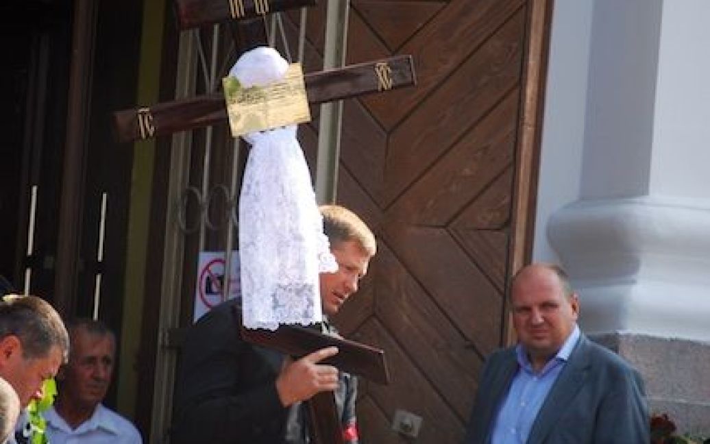 Під час церемонії прощання з Єремеєвим у центрі Луцька / © ТСН.ua