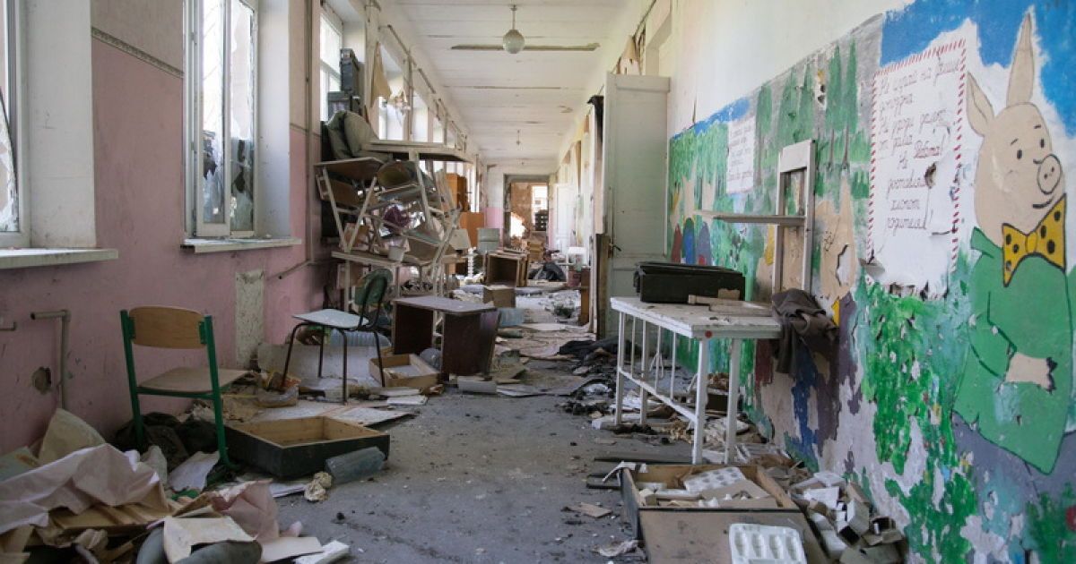 Human Rights Watch призвала прекратить использование школ в зоне АТО в военных целях