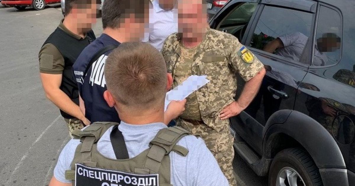 В Одессе поймали на систематическом взяточничестве заместителя военкома
