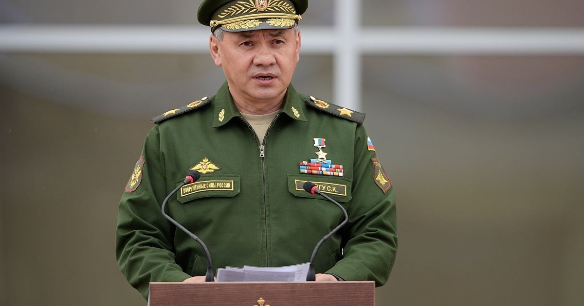 Шойгу наградил российского солдата за участие в боях под Дебальцево