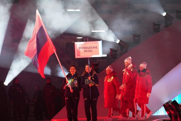 Росіяни на церемонії відкриття Паралімпіади-2026 / © Associated Press