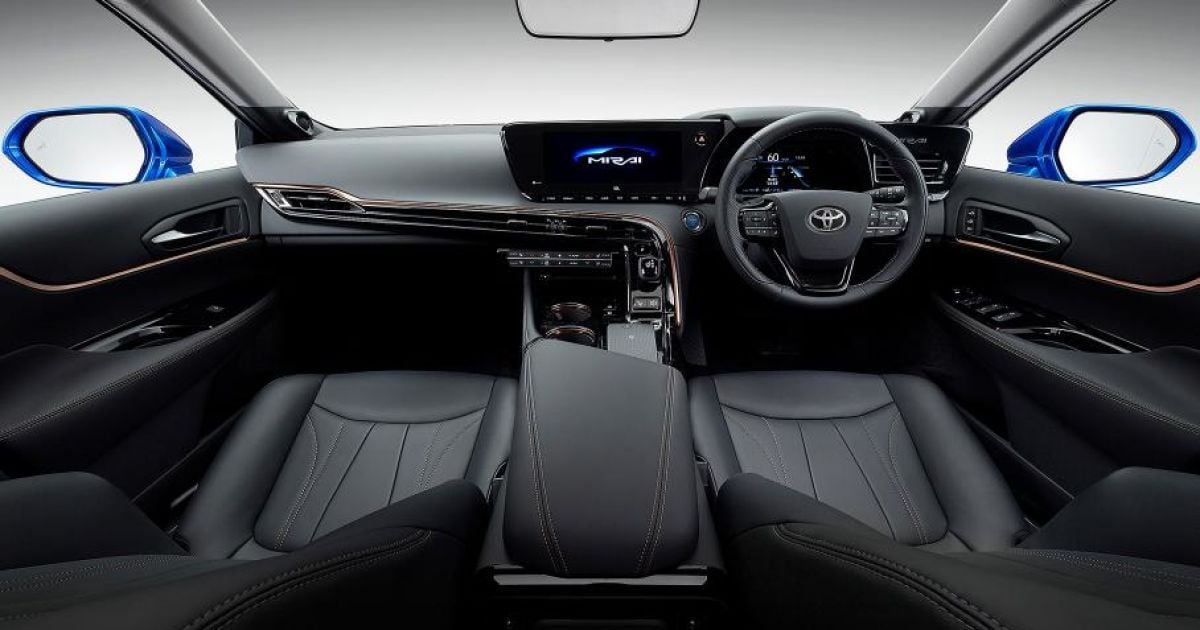 Toyota презентовала "умный" руль: он может увеличиваться в размерах и информировать водителя об опасности
