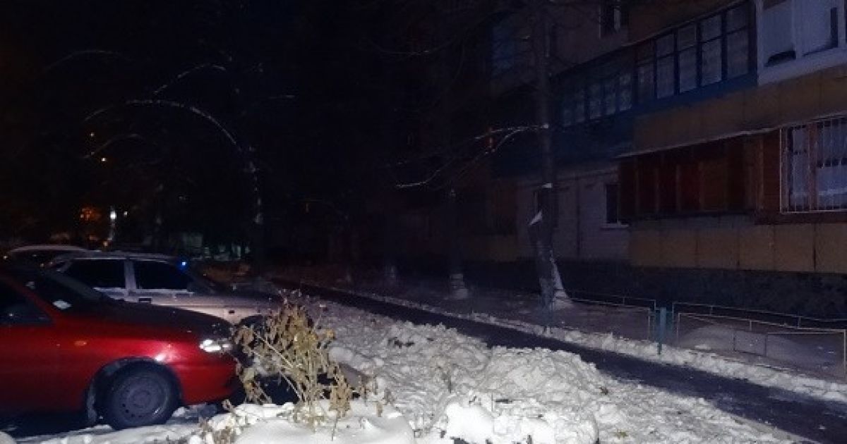 У Києві чоловік відібрав у підлітків гроші, погрожуючи їм пістолетом_4 / © ГУ НП у г. Киеве