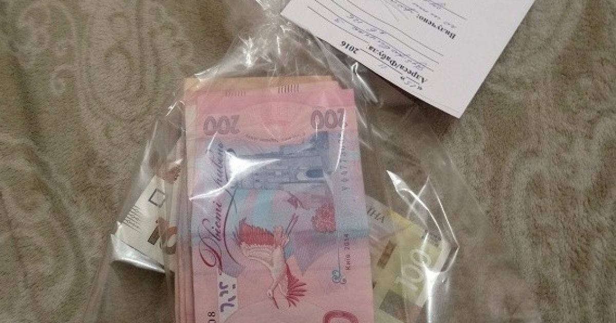 У Києві чоловік відібрав у підлітків гроші, погрожуючи їм пістолетом_1 / © ГУ НП у г. Киеве