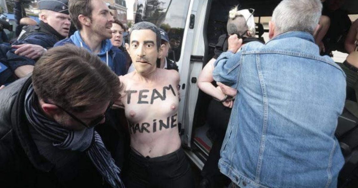 Активістки FEMEN під час виборів у Франції_2 / © Twitter/nedatop
