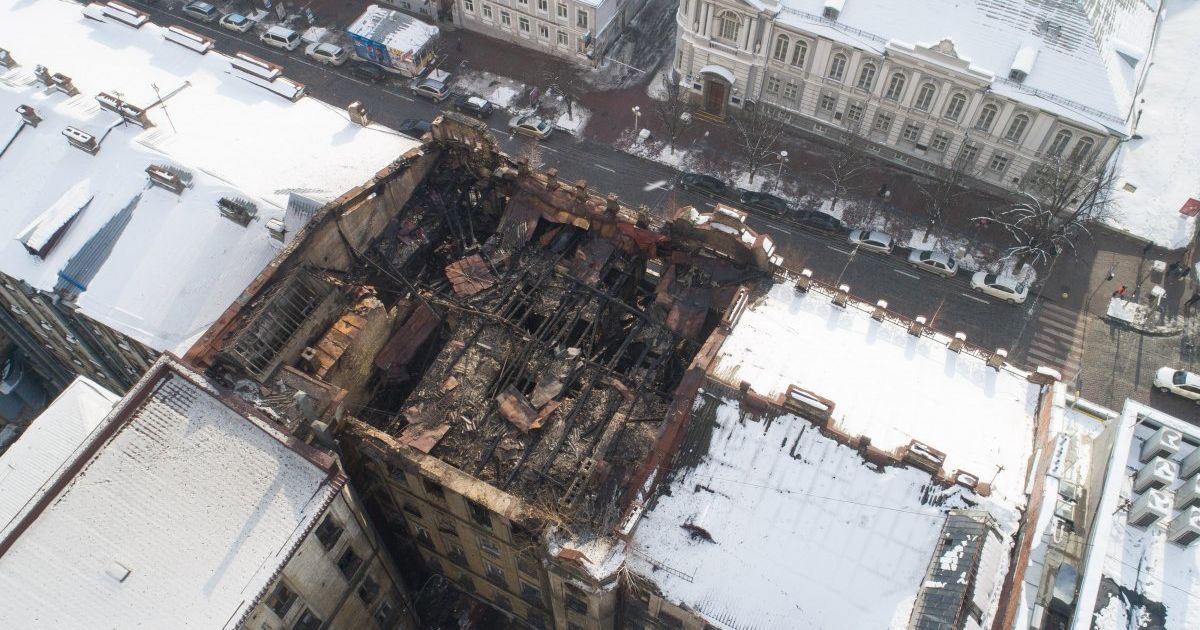 Київ, пожежа у будівлі_3 / © УНІАН