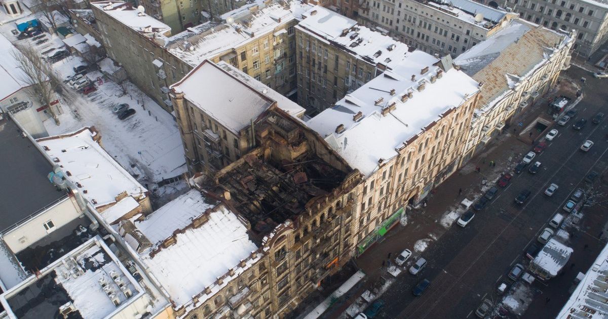 Київ, пожежа у будівлі_1 / © УНІАН