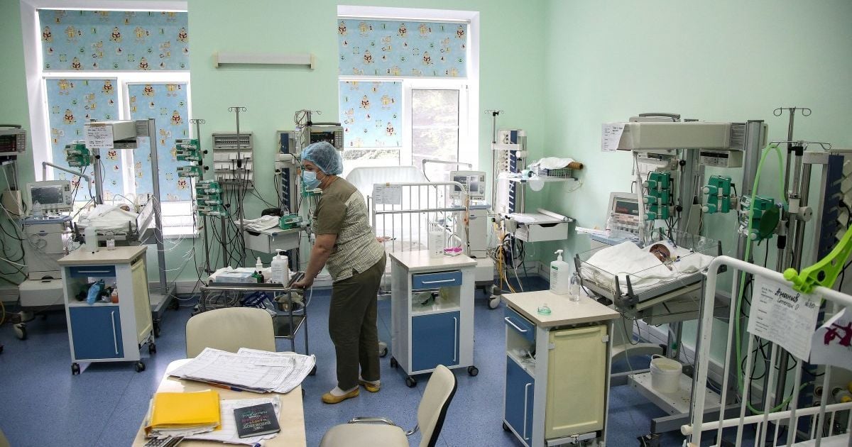 На Харківщині жінка до смерті побила новонароджену доньку