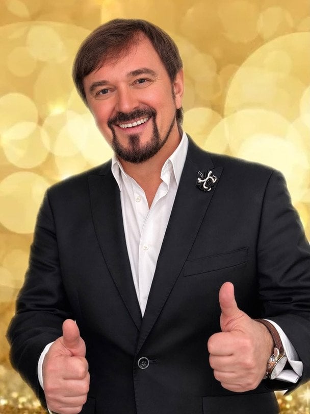 Відомий український співак шокував зізнанням про фальшивий вік: 