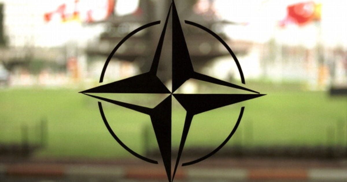 РФ скорочує чисельність своєї місії при НАТО