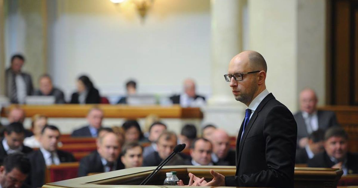 Яценюк сподівається на позитивне рішення європейських партнерів
