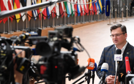 Кулеба закликав міністрів закордонних справ ЄС надати Україні статус кандидата на членство на саміті в червні