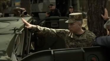 Сирський перевірив військову техніку, яку побудували українські спеціалісти