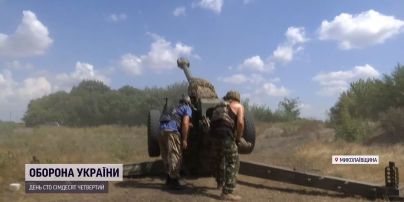 Українські військові гатять по ворогу із трофейної техніки
