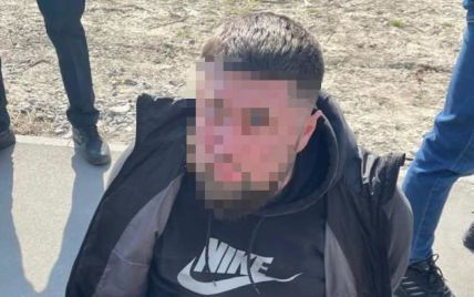 В Киеве задержан россиянин, перевозивший огнестрельное оружие и боеприпасы: фото
