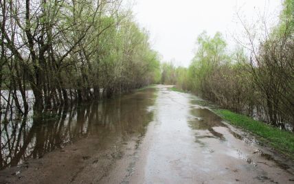 На Черниговщине из-за наводнения ввели ограничение проезда для легковушек