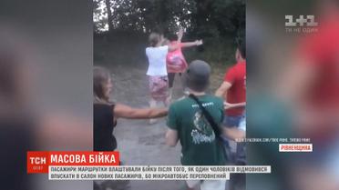 Пасажири влаштували масову бійку через переповнений автобус