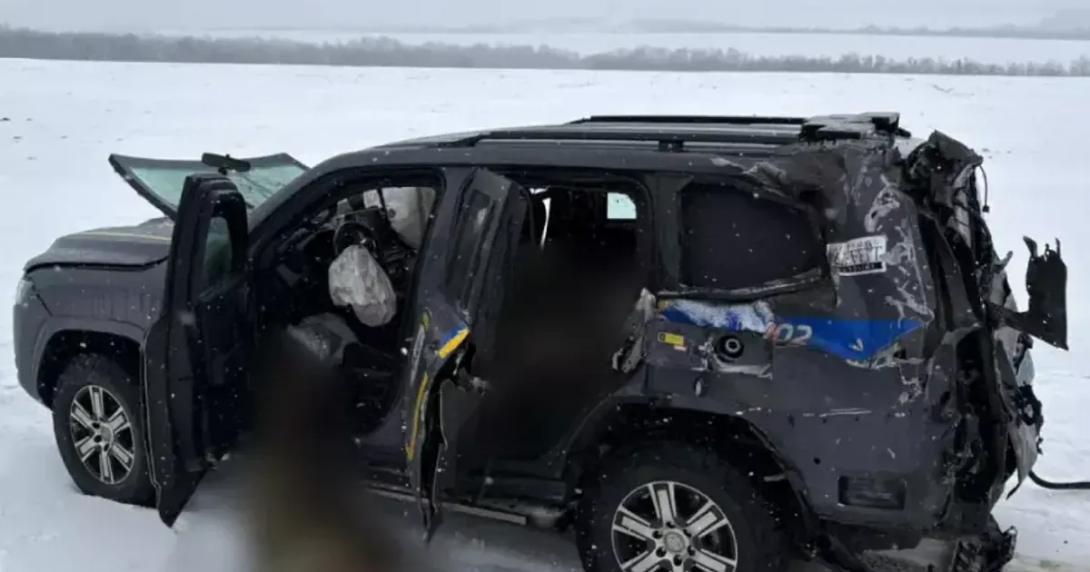 Дрон попал в машину