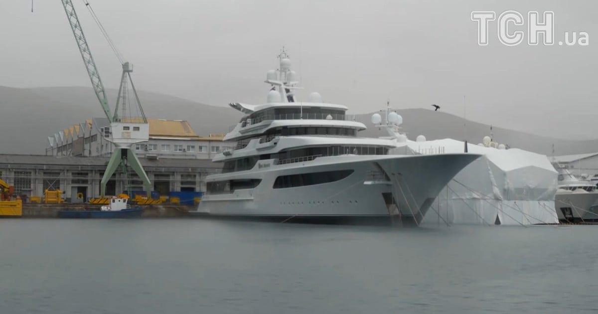 Яхта Медведчука