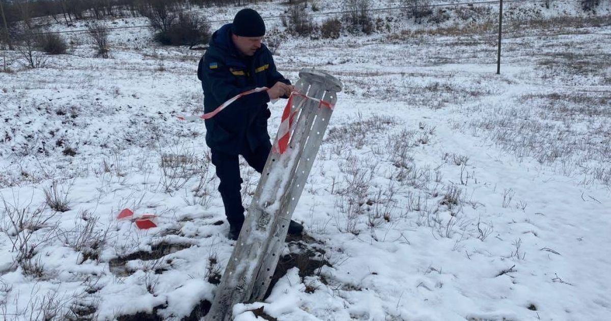 Російські окупанти розстріляли дитсадок у Лисичанську і поранили рятувальника у Сєвєродонецьку: яка ситуація на сході України