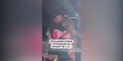 На концерте Артема Пивоварова военный трогательно сделал предложение своей возлюбленной