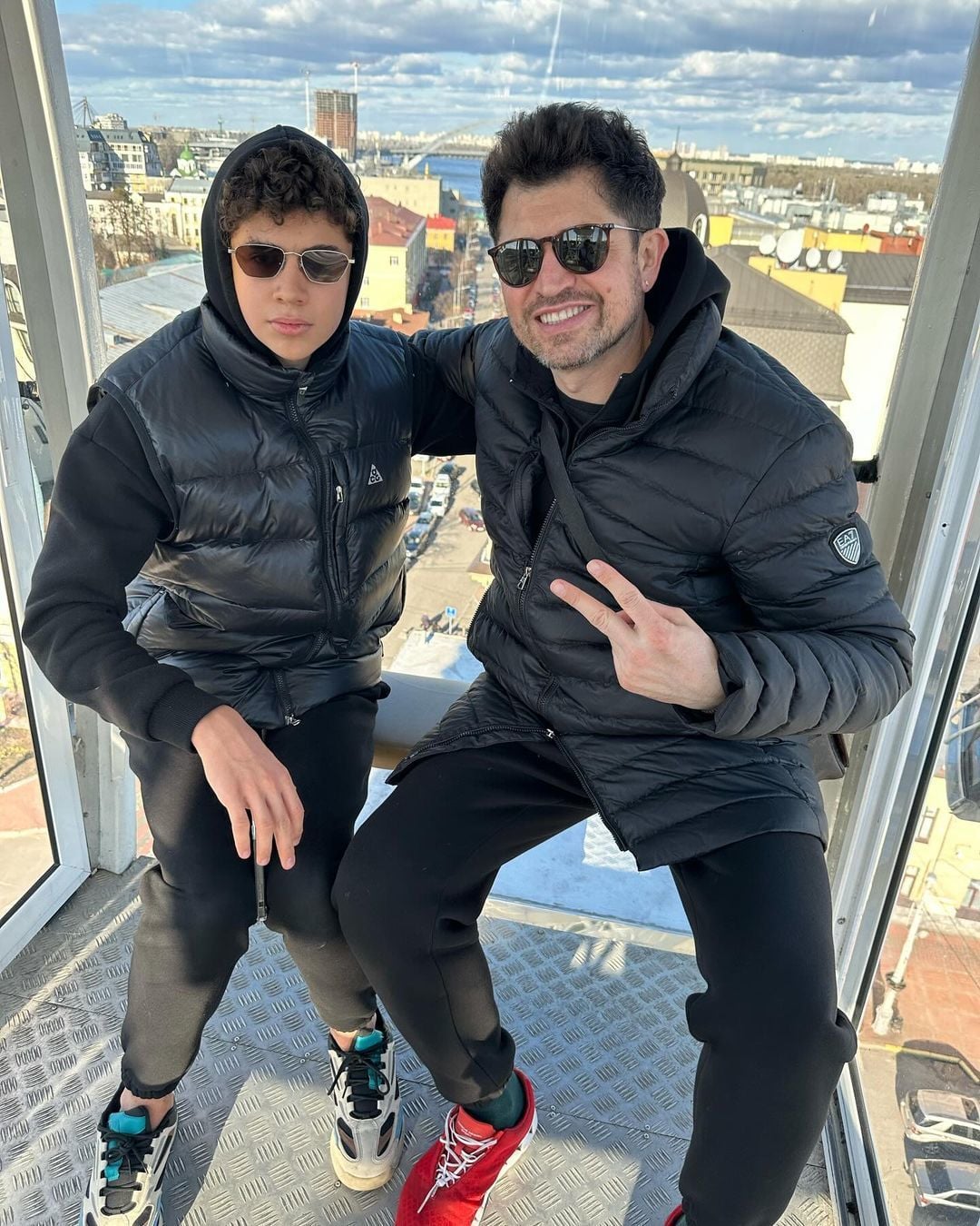 Андрей Джеджула с сыном прогулялись по Киеву. Фото: Instagram Даниэля Джеджулы / © 