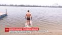 Спасатели советуют погружаться в воду на Крещение только на оборудованных пляжах