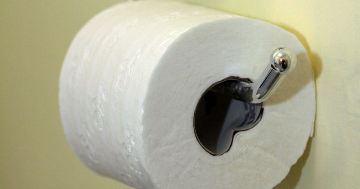 У США зловили грабіжника, який забув змити за собою в туалеті на місці злочину