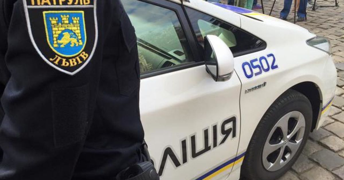 Журналисты показали свое совместное патрулирование с полицией дорог Львова