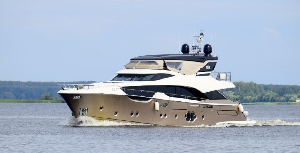 Яхта, вероятно, принадлежащая Медведеву / Фото Fleetphoto / ©