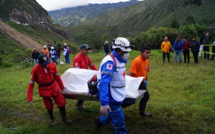 В Колумбии в ущелье упал автобус: более десятка погибших