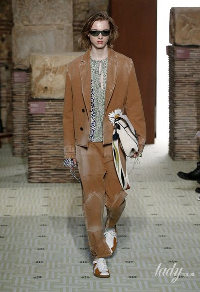 Коллекция Lanvin прет-а-порте сезона осень-зима 2019-2020 / © East News