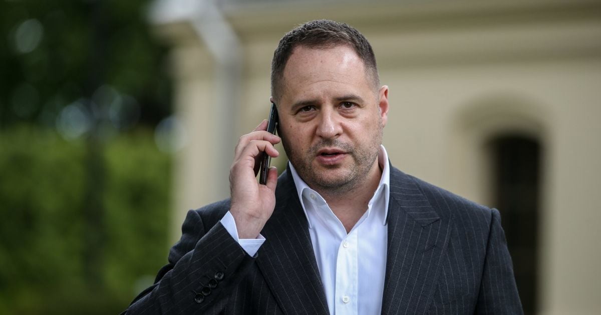 Керівник Офісу президента Єрмак захворів на коронавірус