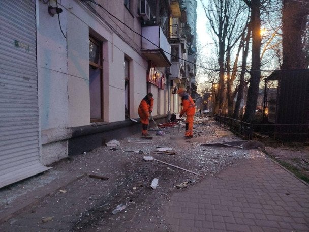 Пекельна ніч в Одесі: є загиблий, постраждалі та руйнування