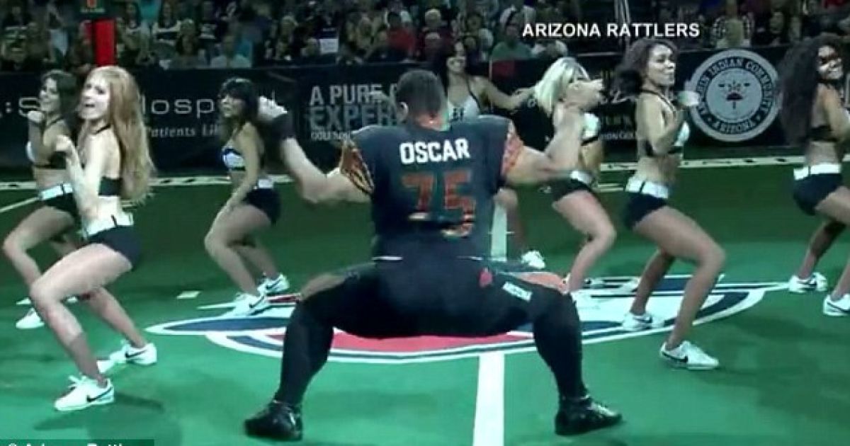 Танец Оскара Эрнандеса имеет уже более миллиона просмотров на YouTube.