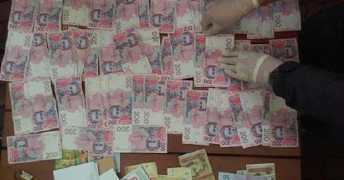 Полицейские "подрабатывали" покровителями массажного салона в Ивано-Франковске