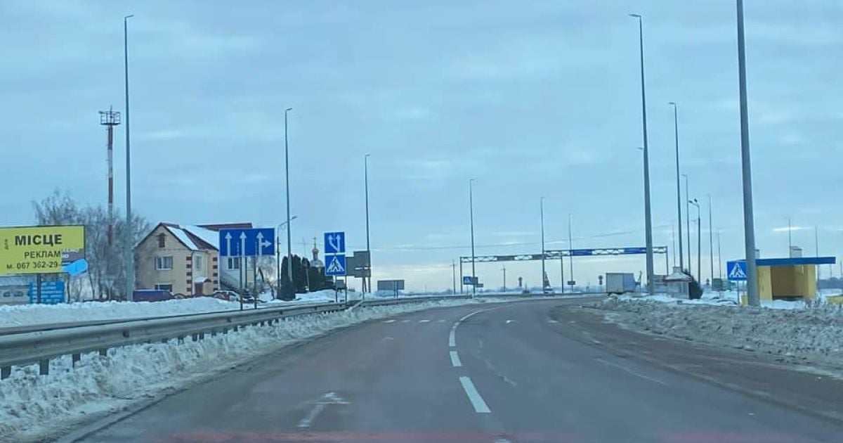 У Рівненській області розчистили територіальні дороги та відновили рух транспорту